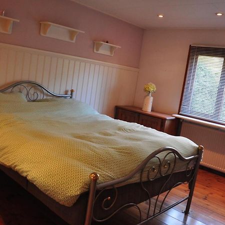 디센 Sfeervol, Ruim En Luxe Chalet In Bosrijke Omgeving 빌라 외부 사진